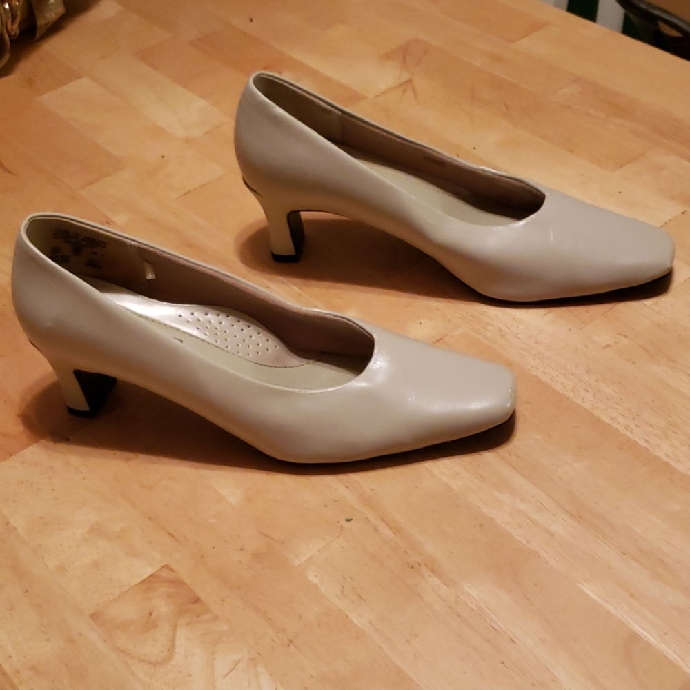 Shoes - Picture 2 of 2